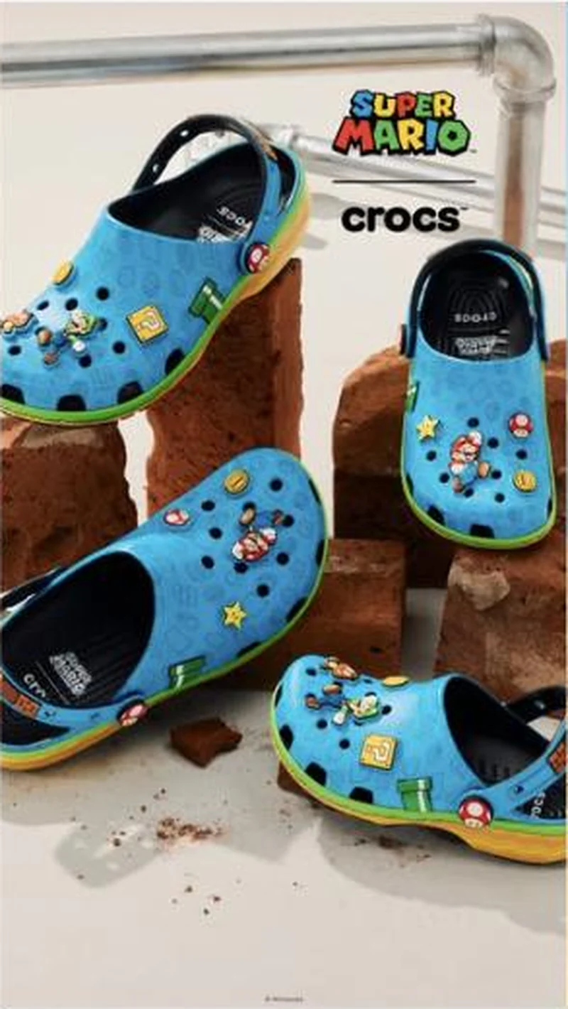Super Mario, charm-loaded clog on warp pipe