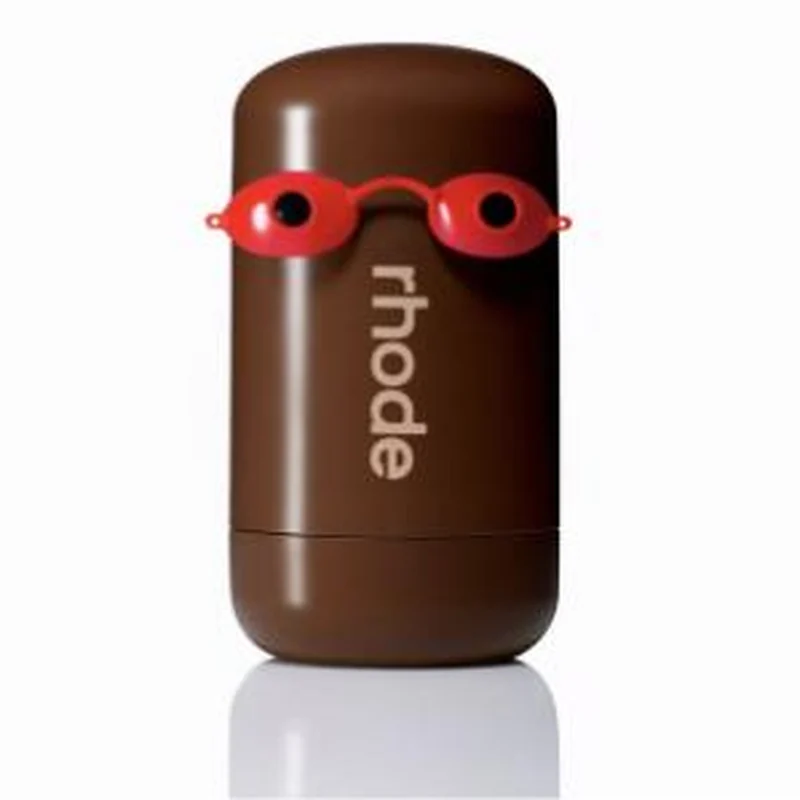 Pocket Bronze pot in tiny red tanning goggles